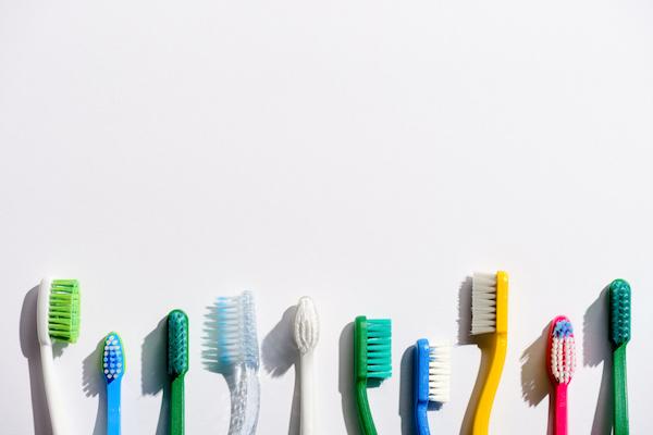 Brosses à dents à poils souples, moyens ou durs: laquelle est la meilleure ? post thumbnail image